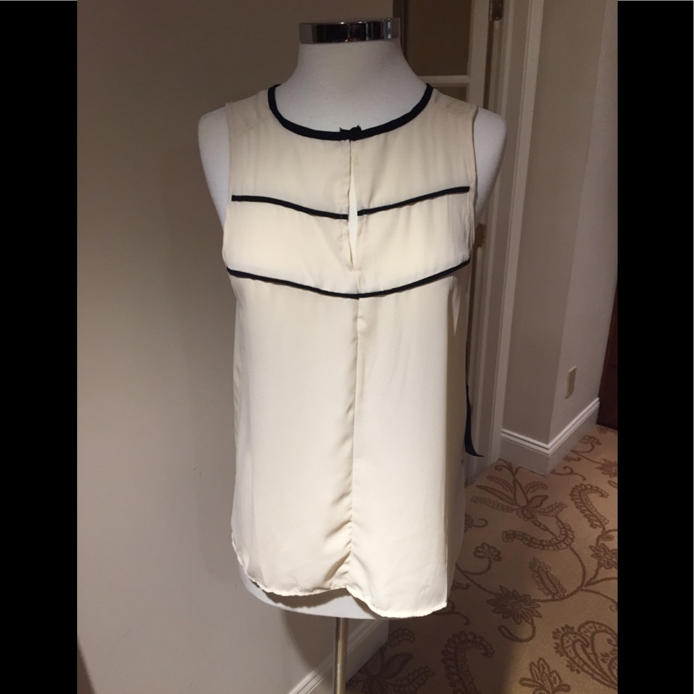 Sleeveless  blouse