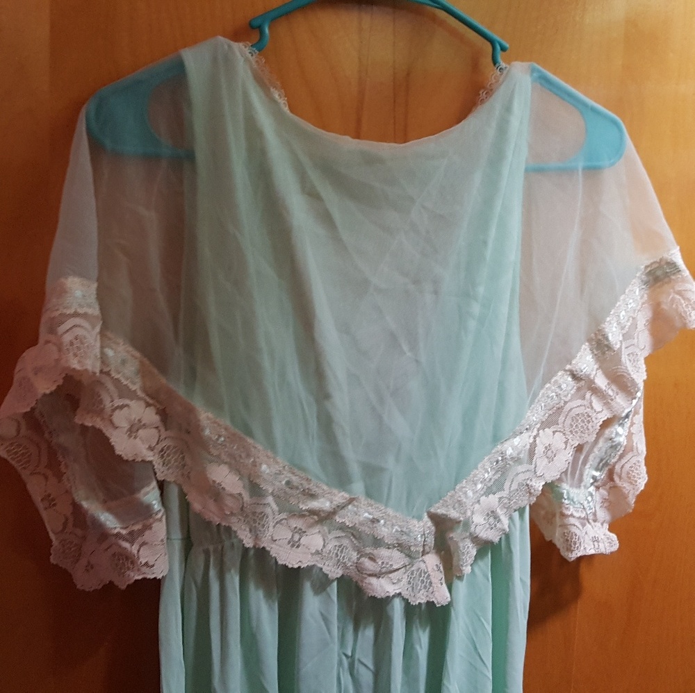 Vintage Floor Length Negligè Night Gown and Bra
