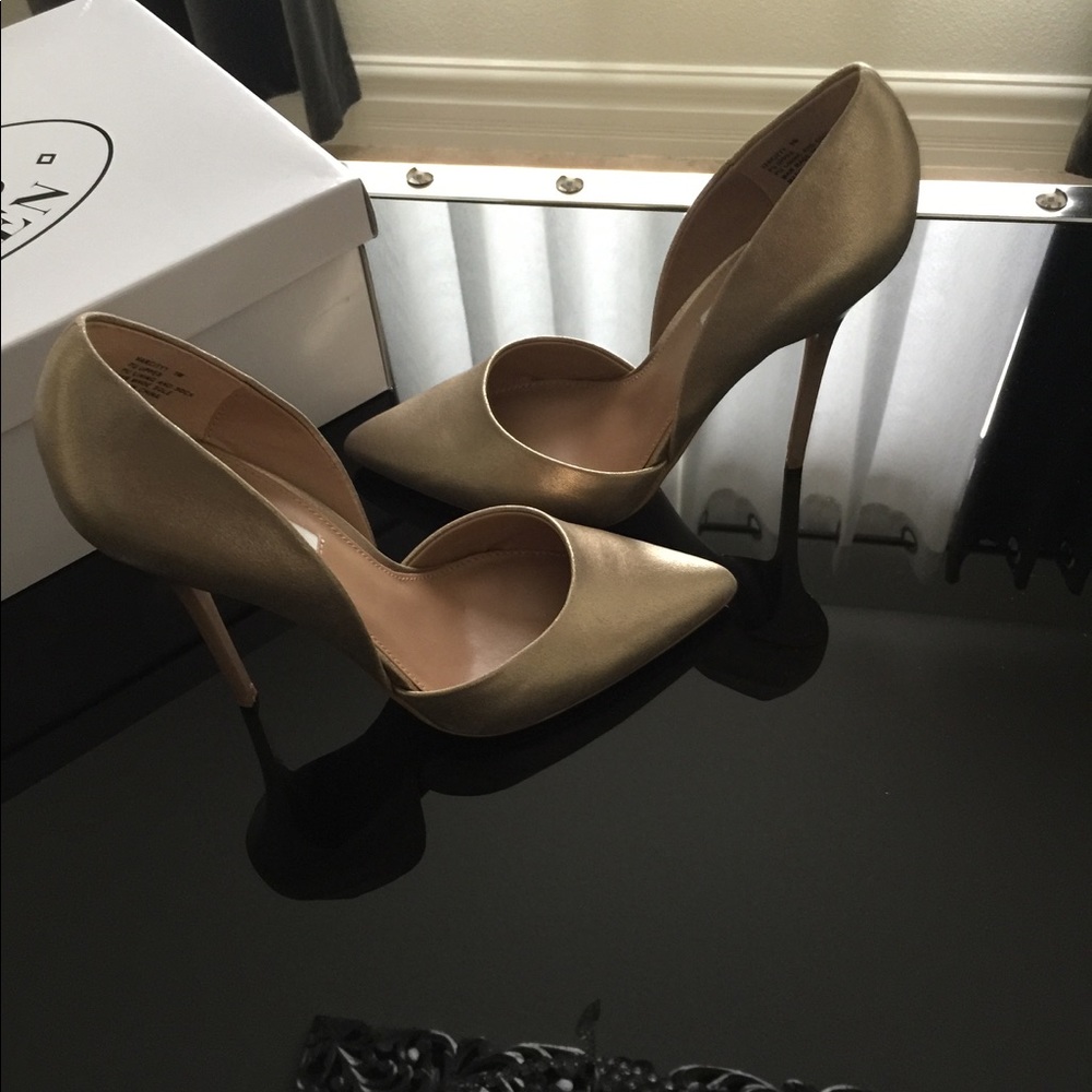 STEVE MADDEN NWB GOLD SHOES 9M - Picture 3 of 8
