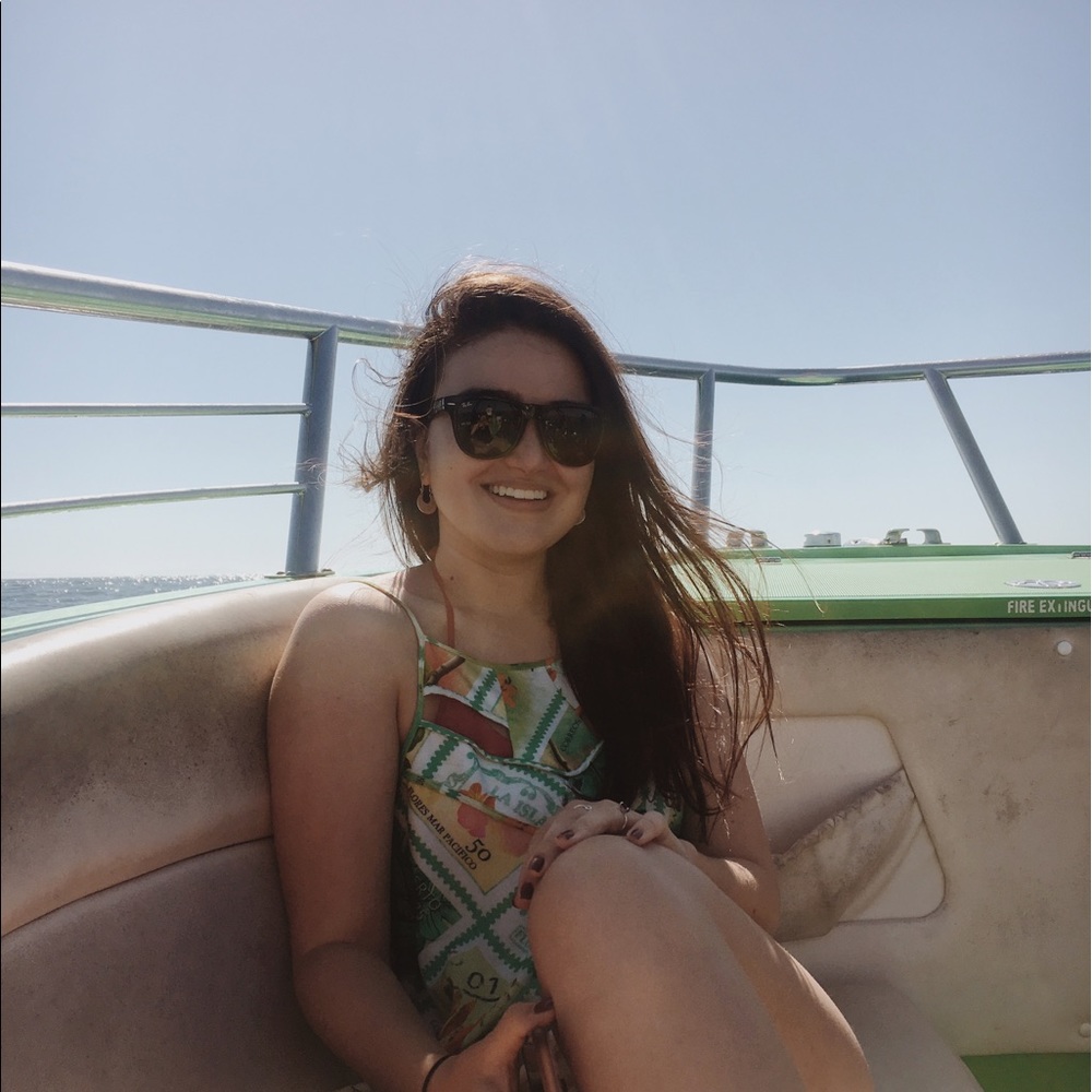 Meet your Posher, Luciana