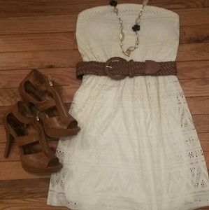 NWOT! NB Off-White Lacey Dress 👗