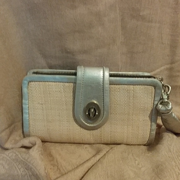 Coach wristlet - Picture 1 of 3