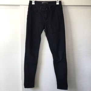 Black Levi's Jeans 28x30