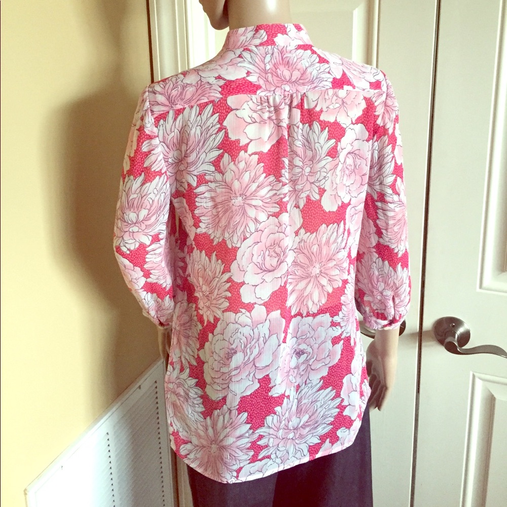 🌸Beautiful Banana Republic Pink Floral Blouse🌸 - Picture 3 of 4