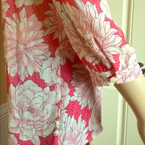 🌸Beautiful Banana Republic Pink Floral Blouse🌸 - Picture 4 of 4