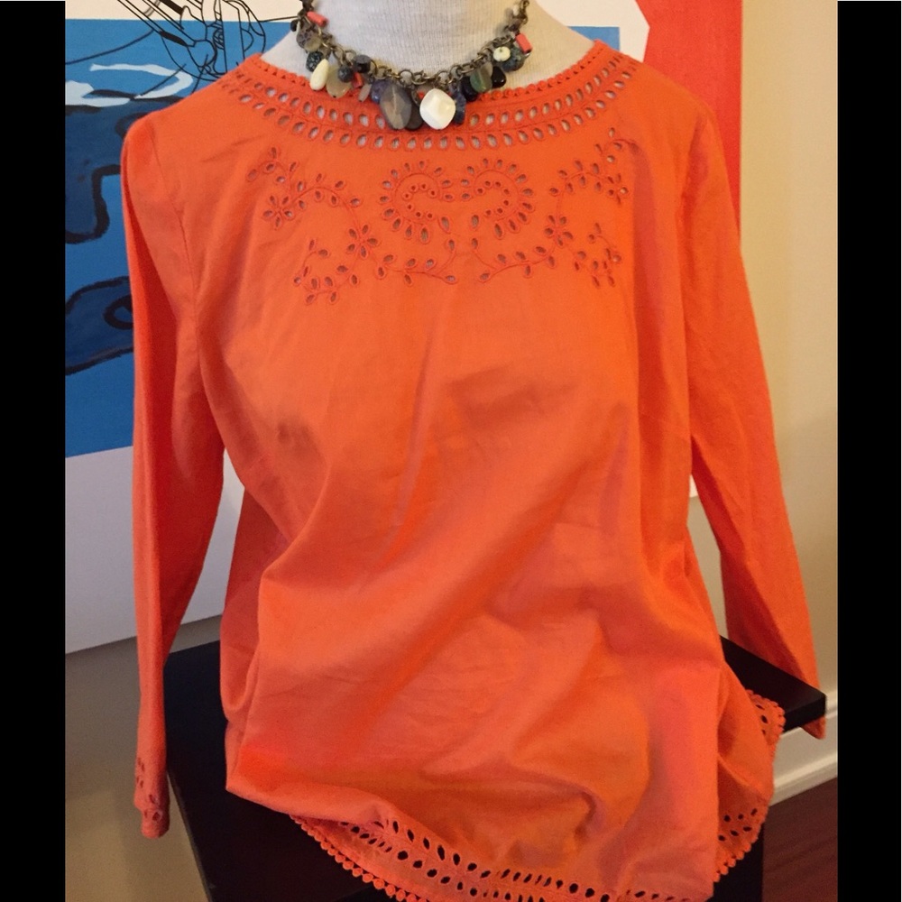 Beautiful "lace cut out" top