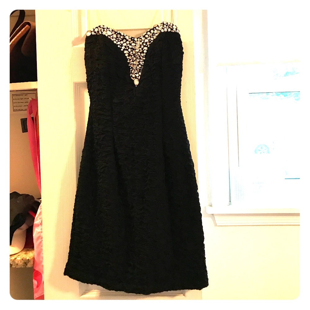 "teeze me" tight, black cocktail dress
