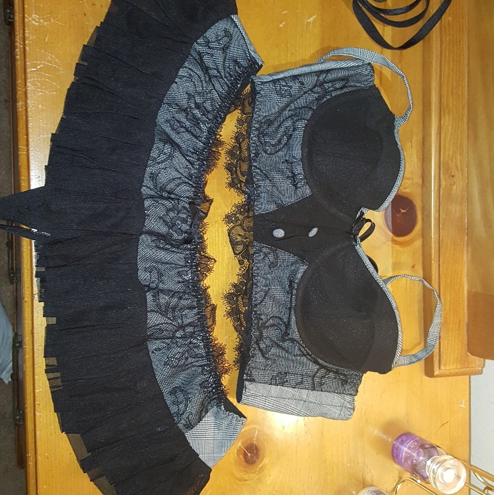 Fredricks of Hollywood grey set, S top L bottom