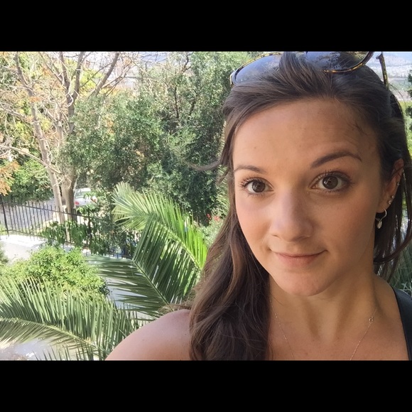 Meet your Posher, Maria - Picture 2 of 2