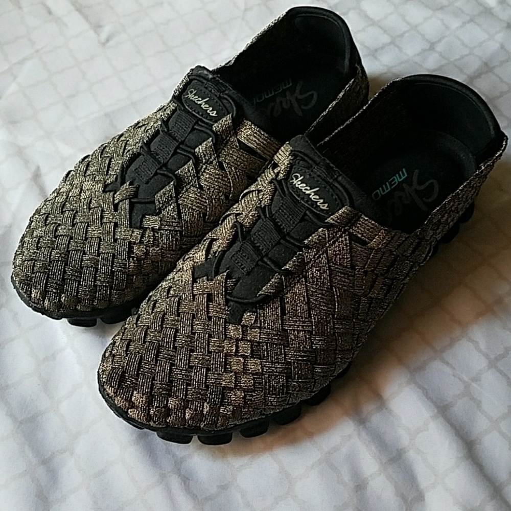 Skechers memory foam weave shoes