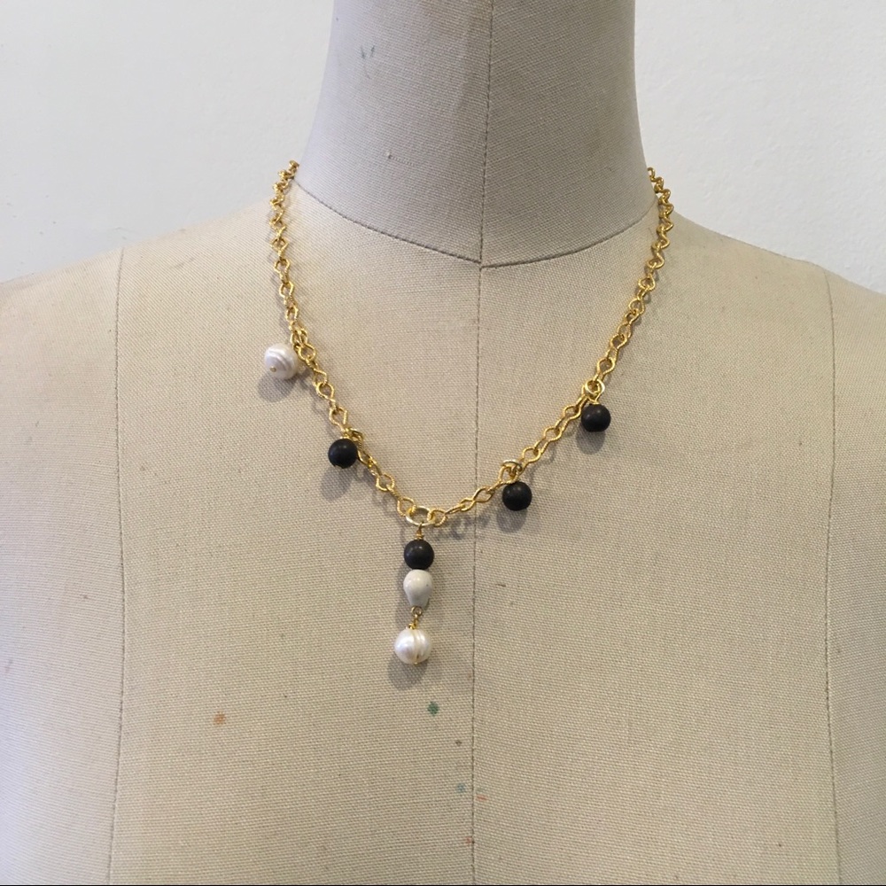 Howlite Skull & Pearls Gold Chain Necklace