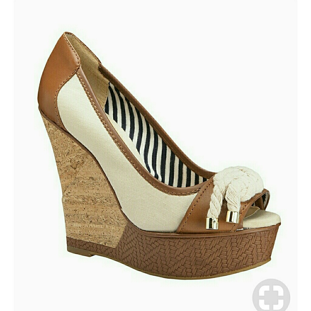 Nautical Gianni Bini wedges. Size 8.