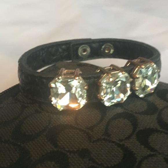SOLD🍃Betsey Johnson black/gold Diamond bracelet - Picture 4 of 7