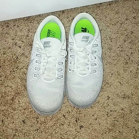 nike run natural shoes