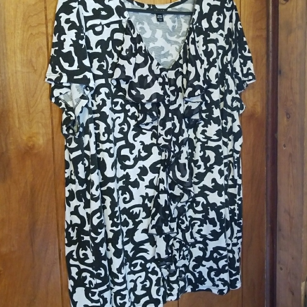 Black & white top