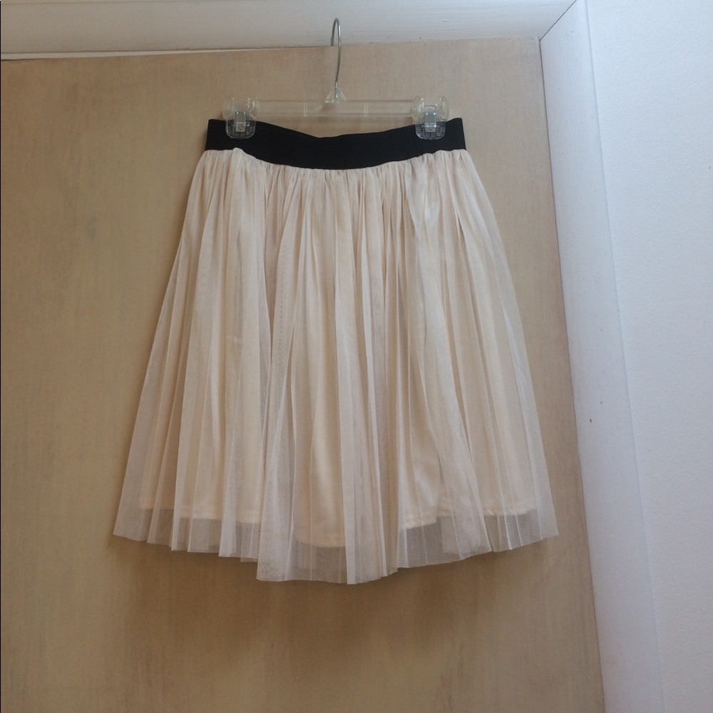 Cream pleated skirt