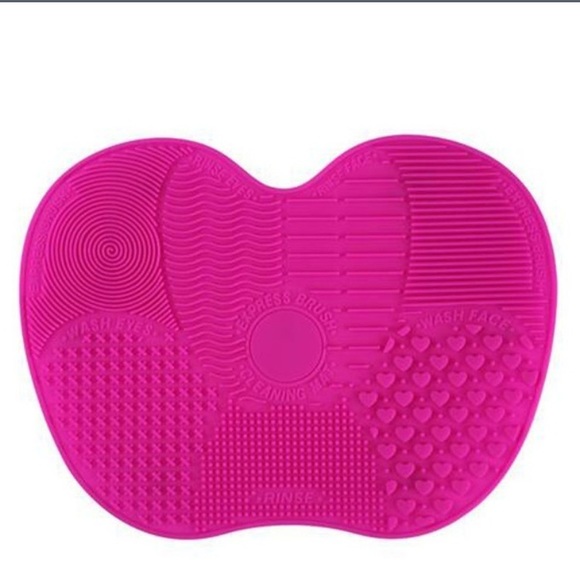 🎅🏻 Make Up Cleaning Glove and Mat Duo - Picture 4 of 8