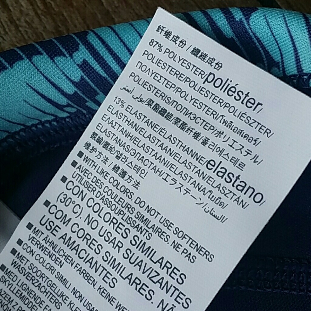 ❌DON'T SHARE❌NWT UNDER ARMOUR COMPRESSION CAPRIS - Picture 4 of 6