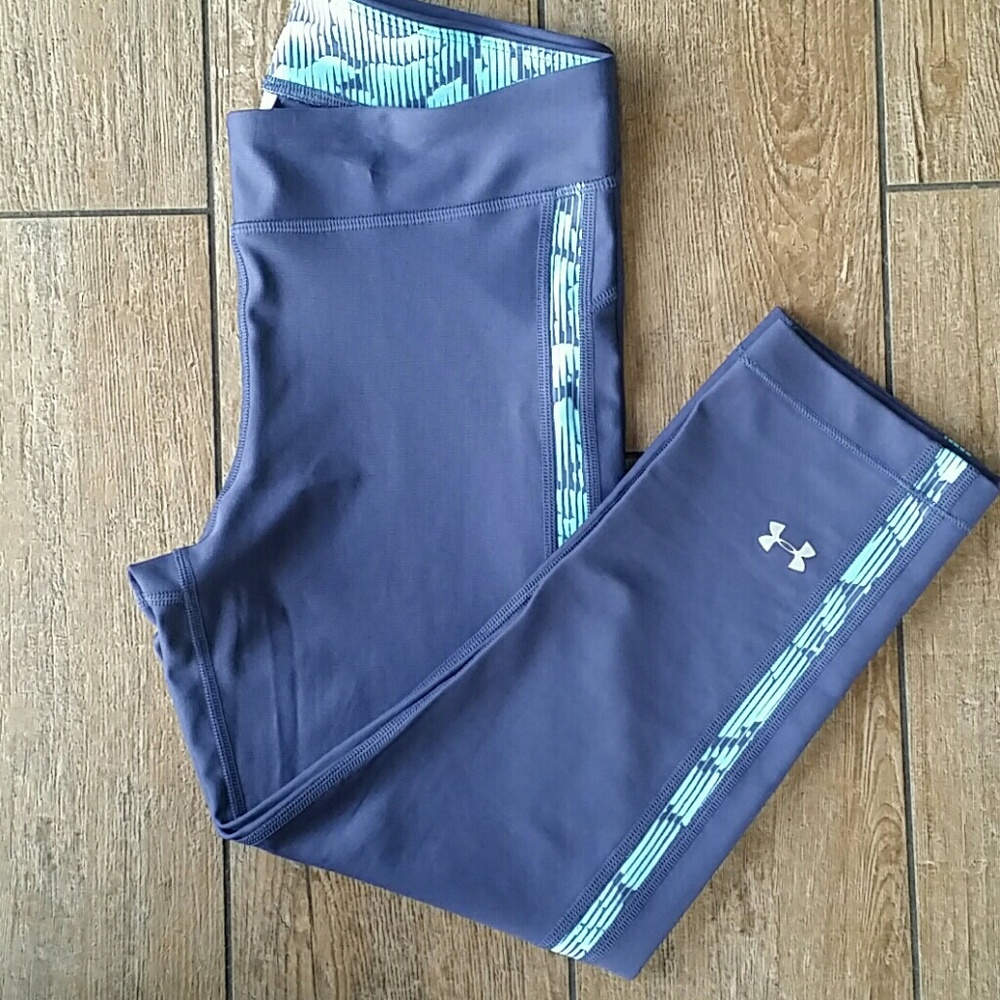 ❌DON'T SHARE❌NWT UNDER ARMOUR COMPRESSION CAPRIS - Picture 1 of 6