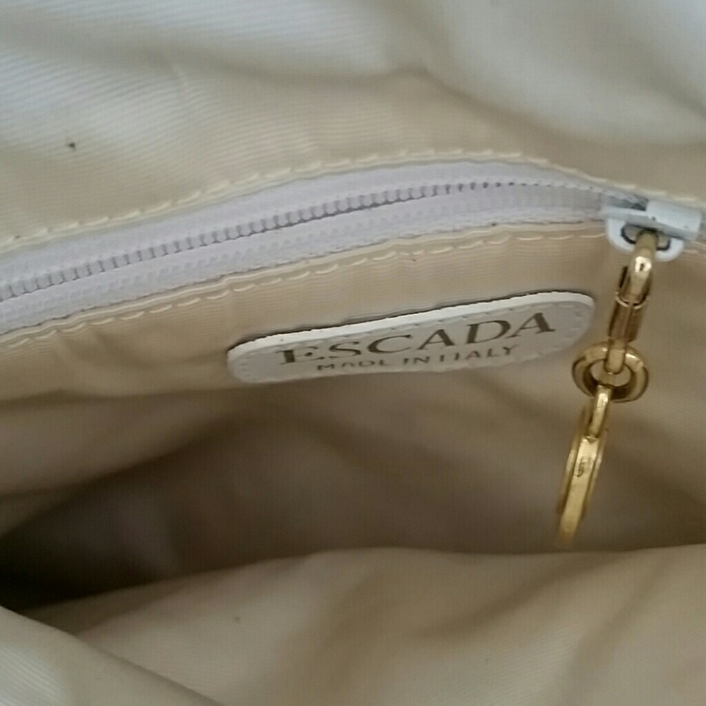 ESCADA - Picture 5 of 5
