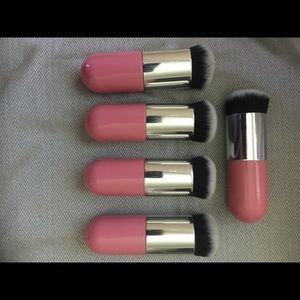 Lg bronzer or foundation brush