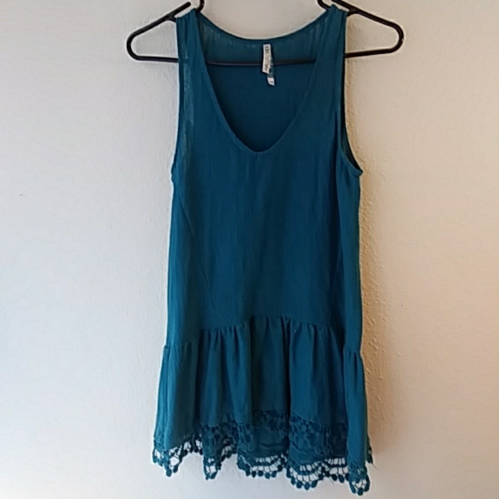 Wallflower junior sleeveless blouse