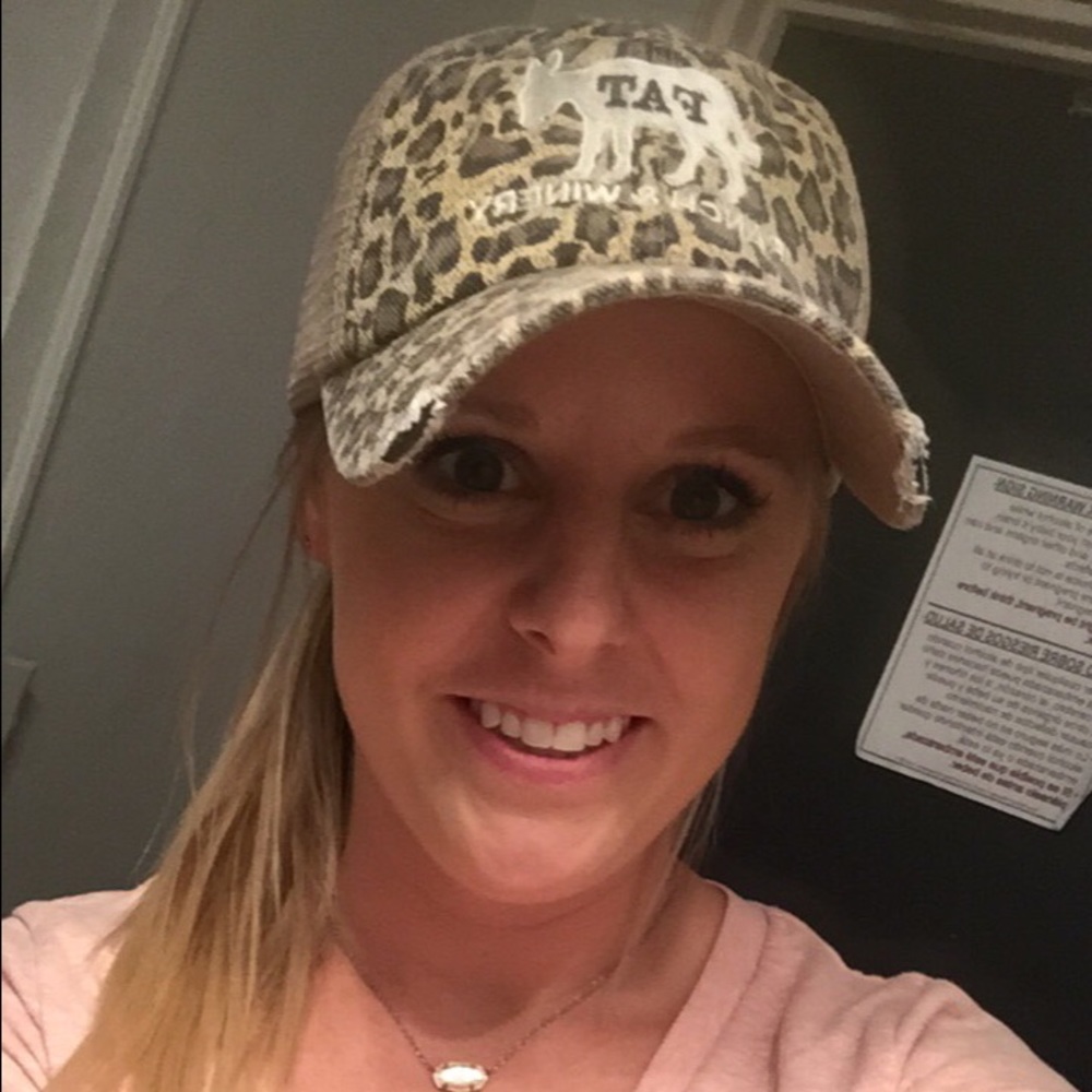 Meet your Posher, Hayley