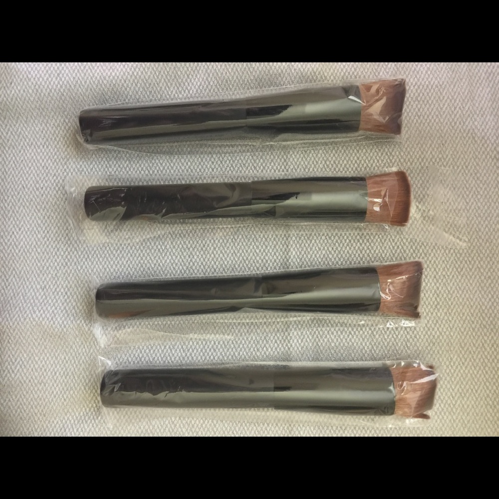 Foundation brush