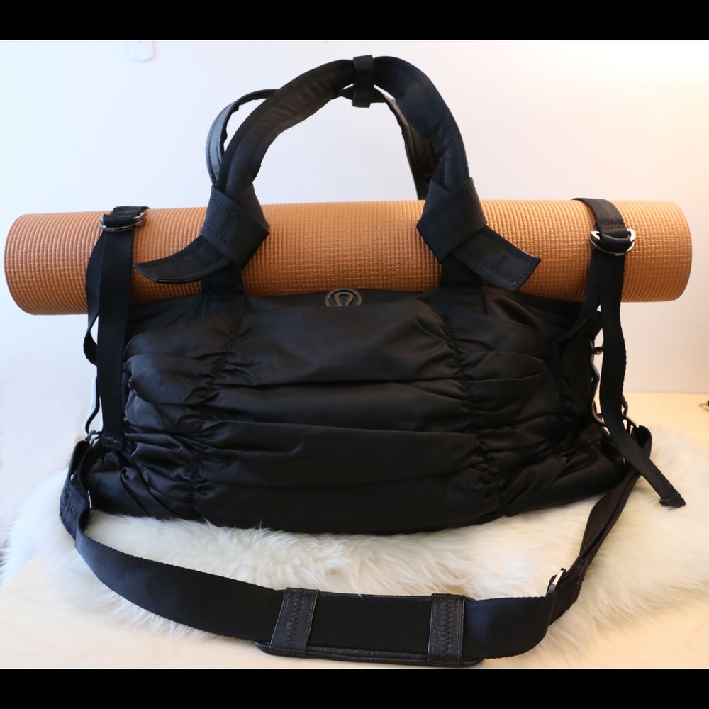 Lululemon Gym Bag & Gaiam Yoga Mat! A Yogi bundle.