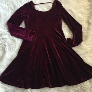 SALE 🌙 burgundy velvet dress