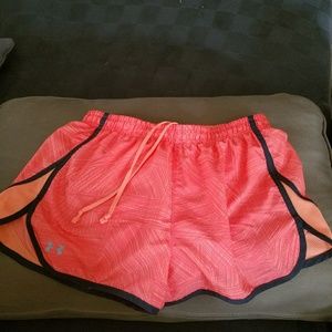UNDER ARMOUR ORANGE SHORT