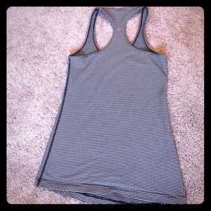 Lululemon size 8 black and white tank