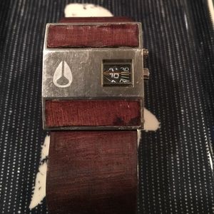 Nixon Rotolog Leather watch