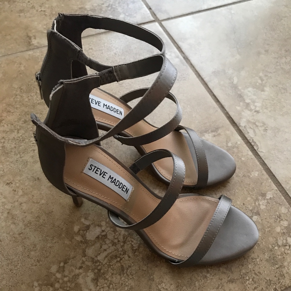 Steve Madden Feelya Heels Size 8 Unworn Satin Gray