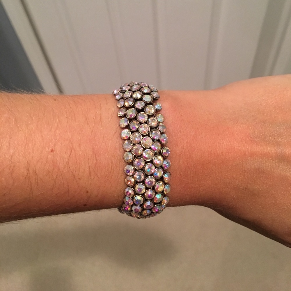 Iridescent jeweled stretchy bracelet