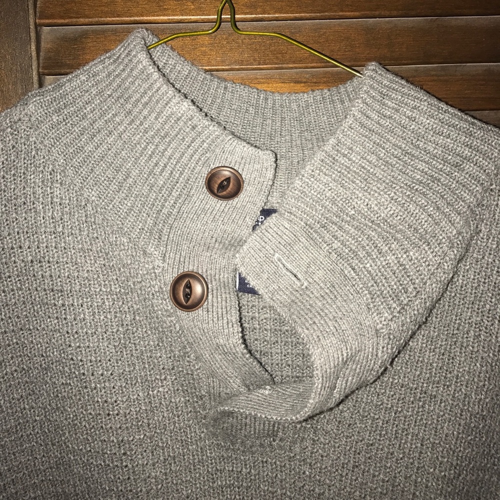 Gap 3 Button Sweater - Picture 2 of 2
