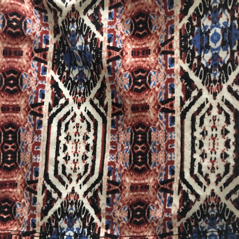 Patterned Crop Top - Picture 2 of 2