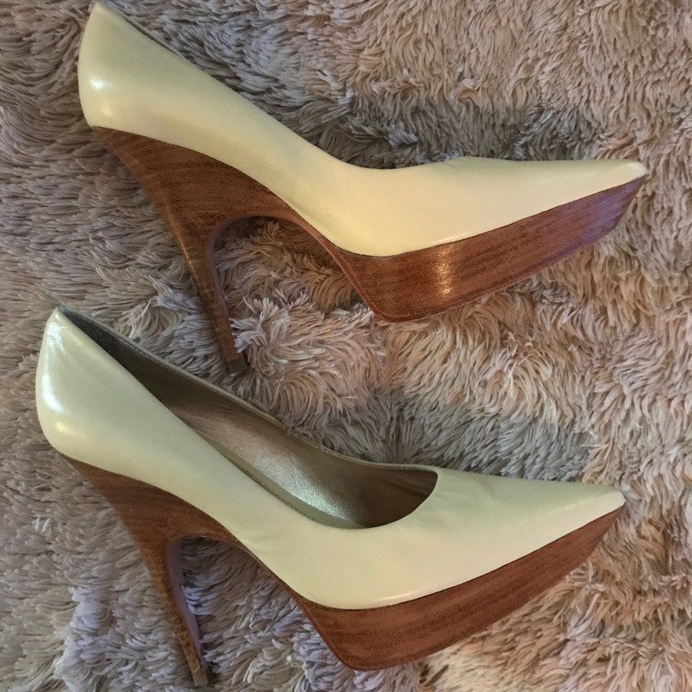 Fab: Pour la Victorie Light Yellow Heels Sz 8.5