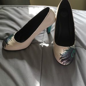 Peacock heels