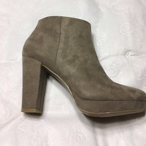 Gently used size 8 Taupe bootie
