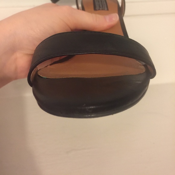 Deena & Ozzy ankle strap clear heel - Picture 5 of 8