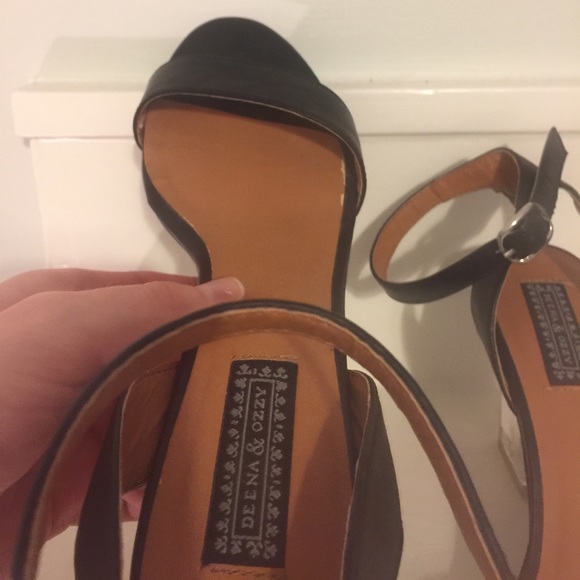 Deena & Ozzy ankle strap clear heel - Picture 6 of 8