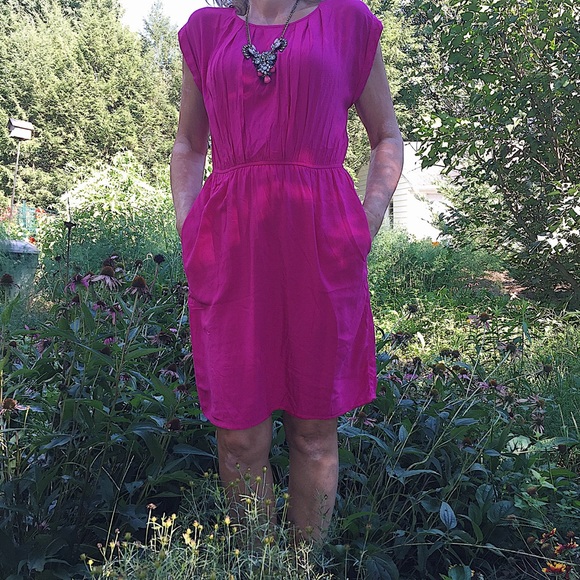 Old Navy Dresses & Skirts - Bright pink light weight dress