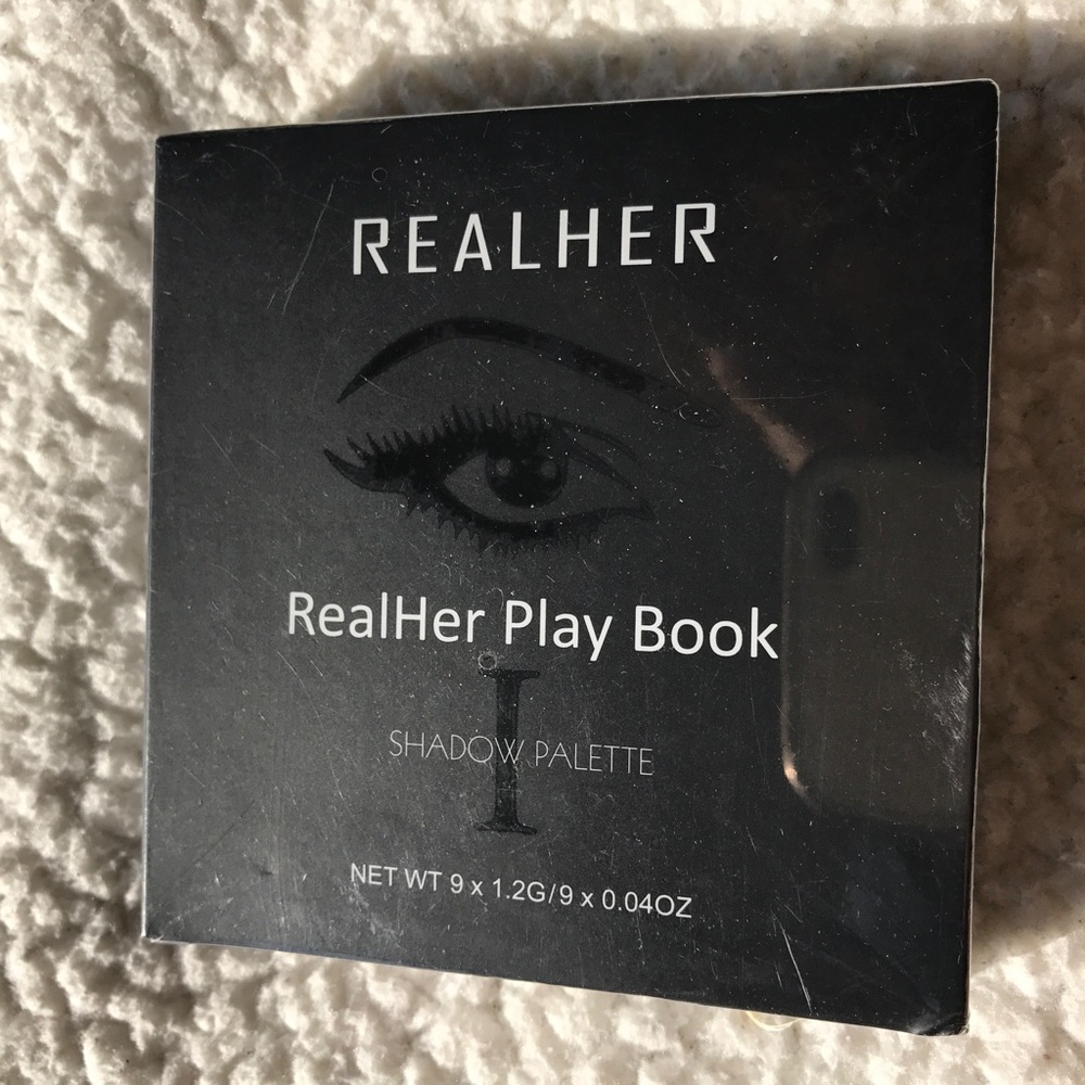 RealHer Eyeshadow PlayBook I