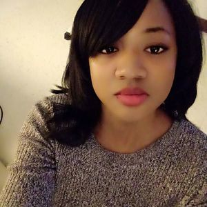 Meet your Posher, Estelle