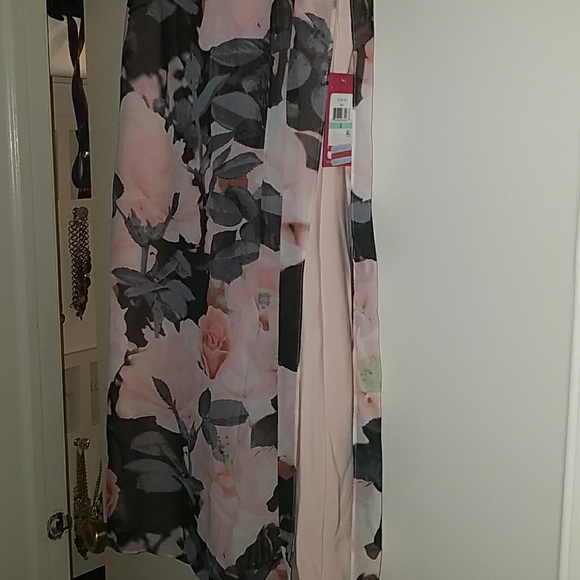 Floral pink dress - Picture 2 of 3