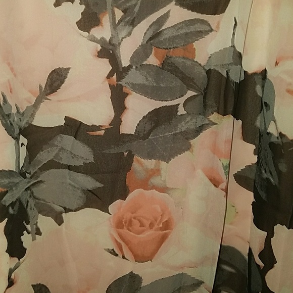 Floral pink dress - Picture 3 of 3