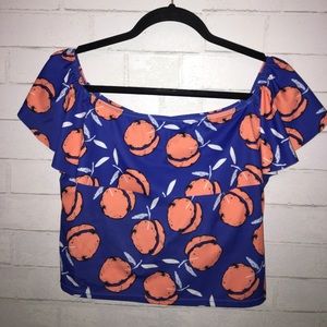 Xl ruffled around top Kortni Jeane