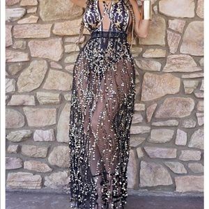 Sexy bathing suit and sequins skirt cover🙌🏾