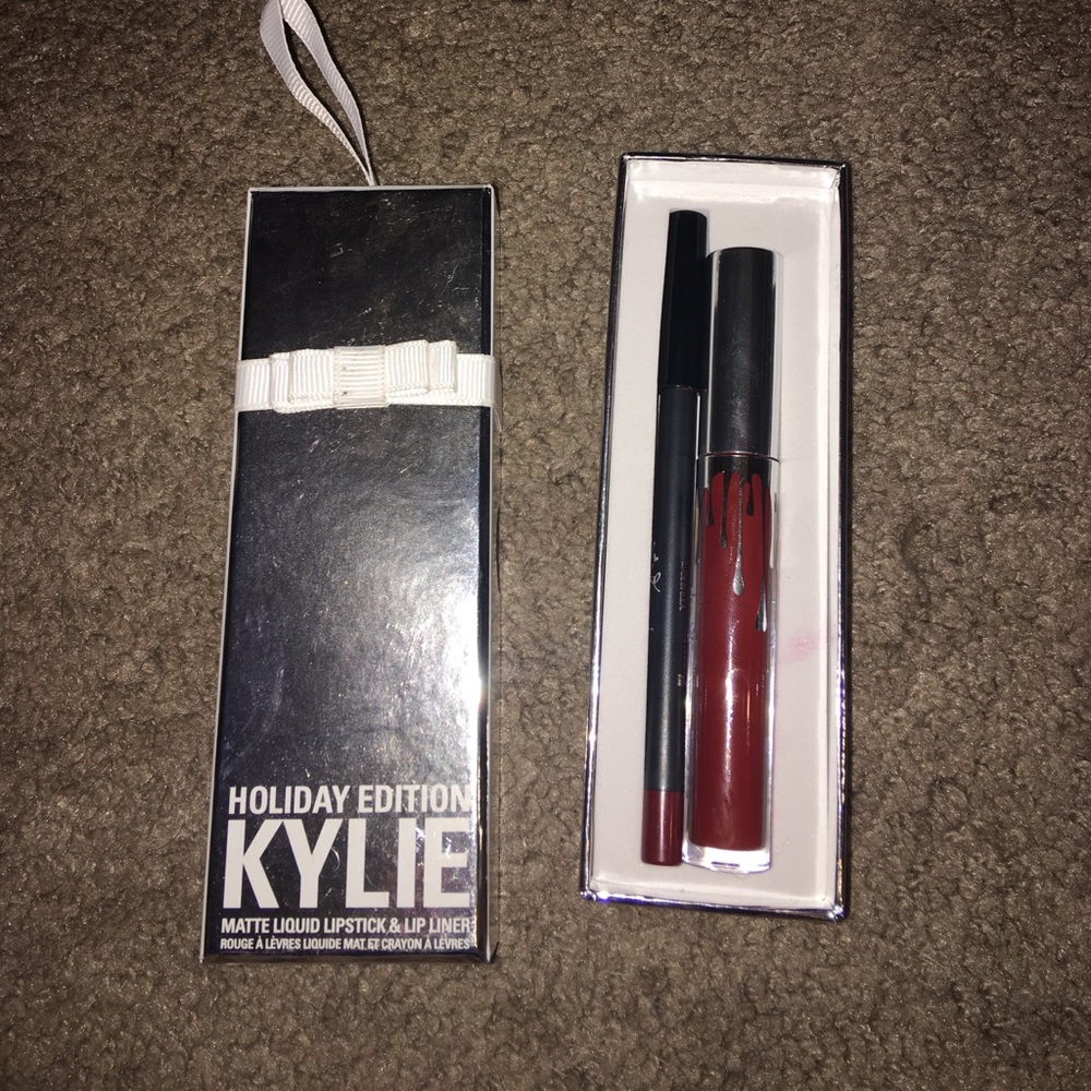 Kylie lip kit - Merry with free gloss
